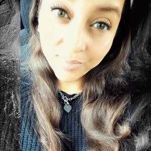 Meet your Posher, Glenda